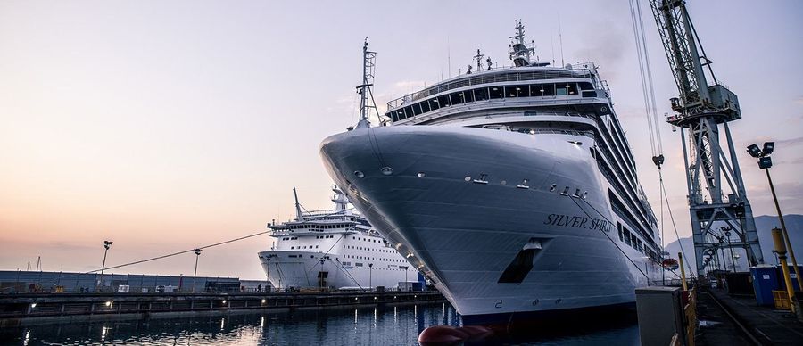 Nave da crociera in cantiere